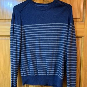 Men’s pull over sweater